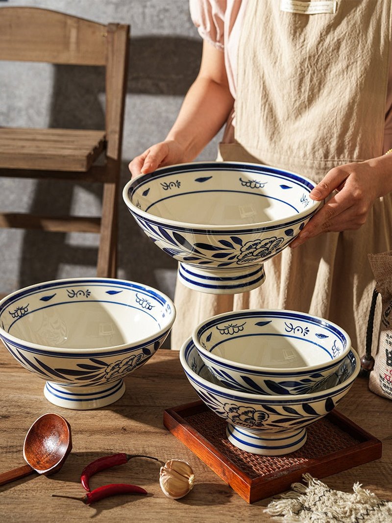 High-Leg Retro Ceramic Noodle Bowl with Hand-Painted Floral Pattern - 8 to 10 Inches