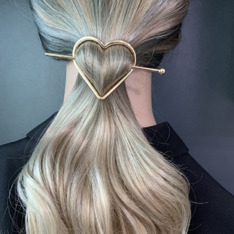 Simple Heart-Shaped Arrow Hairpin in Gold - Elegant Hair Accessory