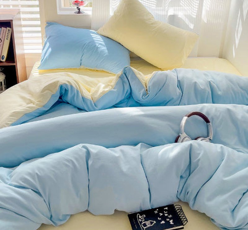Solid Color Bedding Set - 4-Piece Quilt Cover & Sheets for Dorm Room