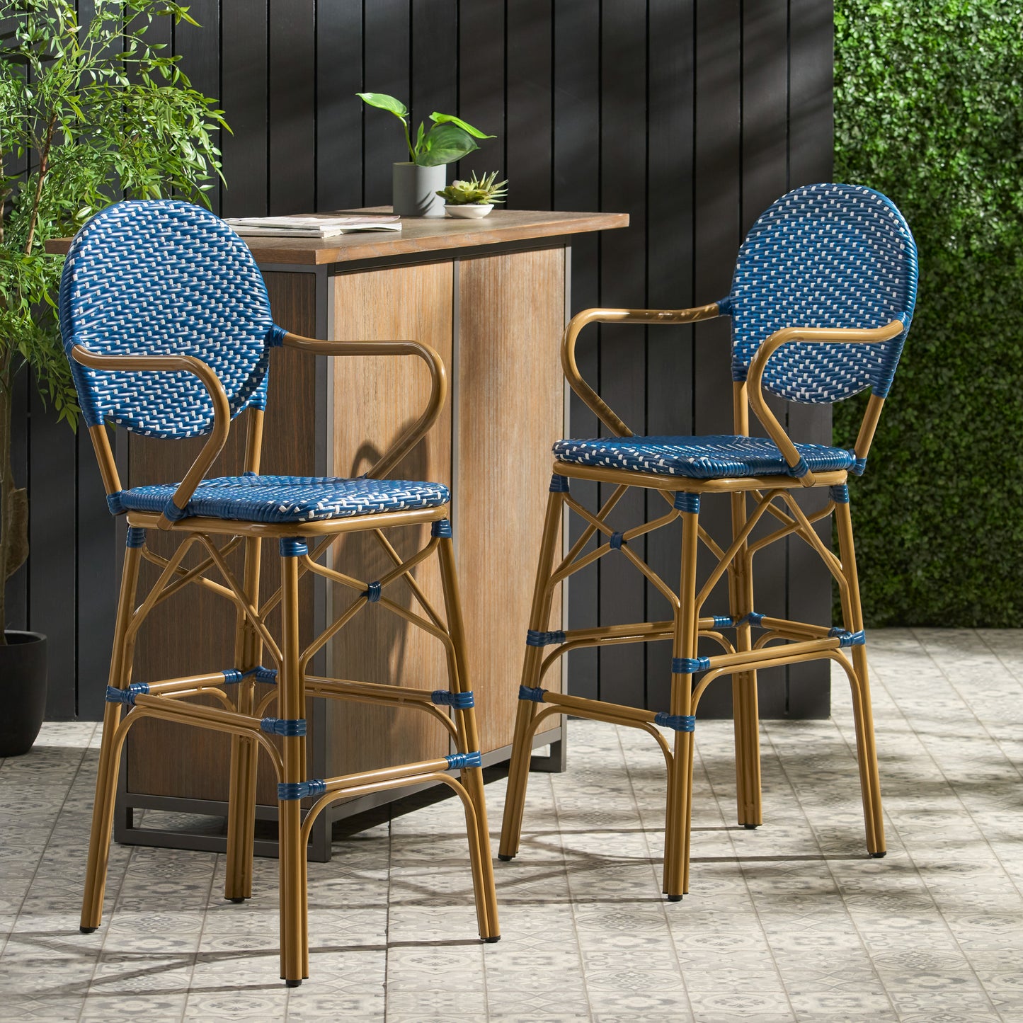 Outdoor Wicker And Aluminum 29.5 French Barstools, Set Of 2, Navy
