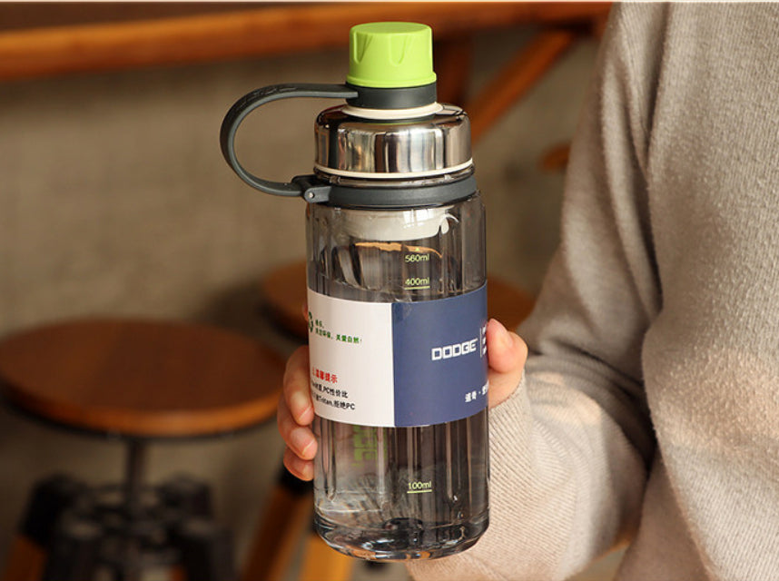 Large Capacity Sports Water Bottle for Outdoor Fitness 730ml Tritan