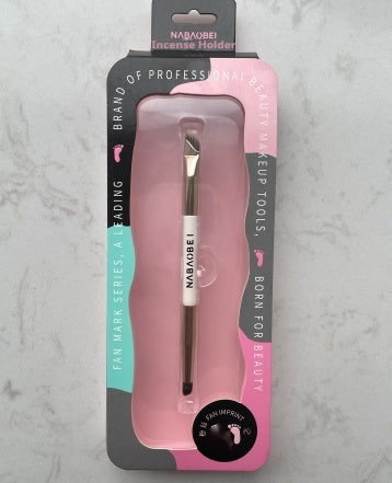 Double-Ended Eyeshadow and Angled Eyebrow Brush - Dual-Purpose Makeup Tool