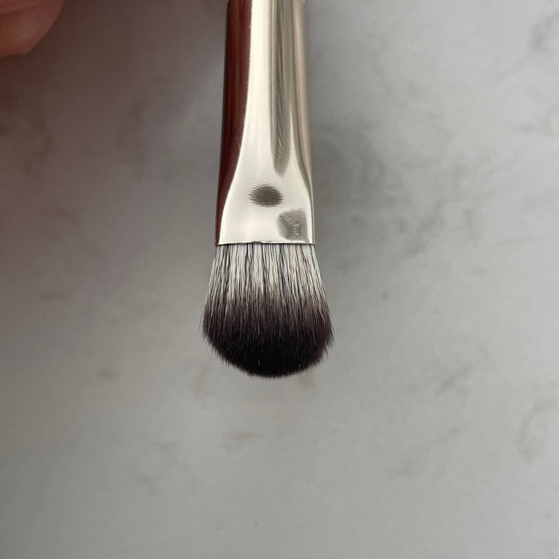 Double-Ended Blush and Contour Makeup Brush - Soft Fiber Bristles