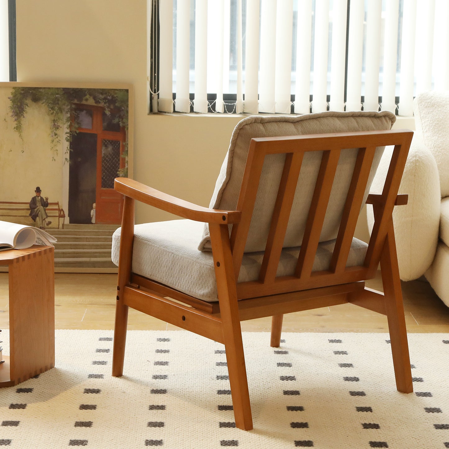 Cozy Grey Accent Chair with Solid Wood Frame - Comfy Armchair