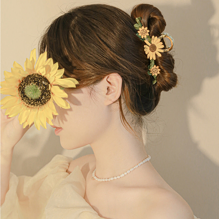 Flower Hairpin for Women Small Daisy Clip Elegant Hair Accessory