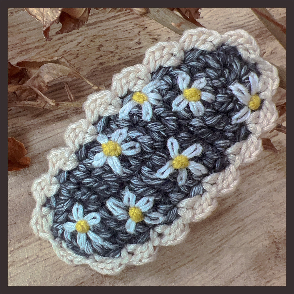 Retro Embroidery Wool Hair Clip with Pearl Details