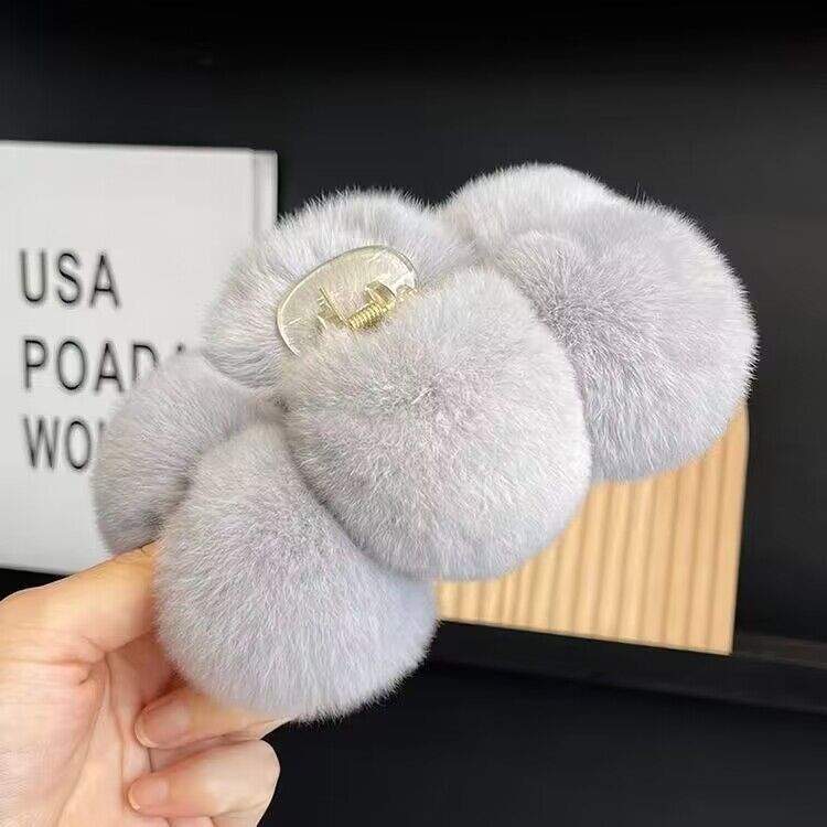 Elegant Rabbit Fur Ball Hairpin Plush Grip