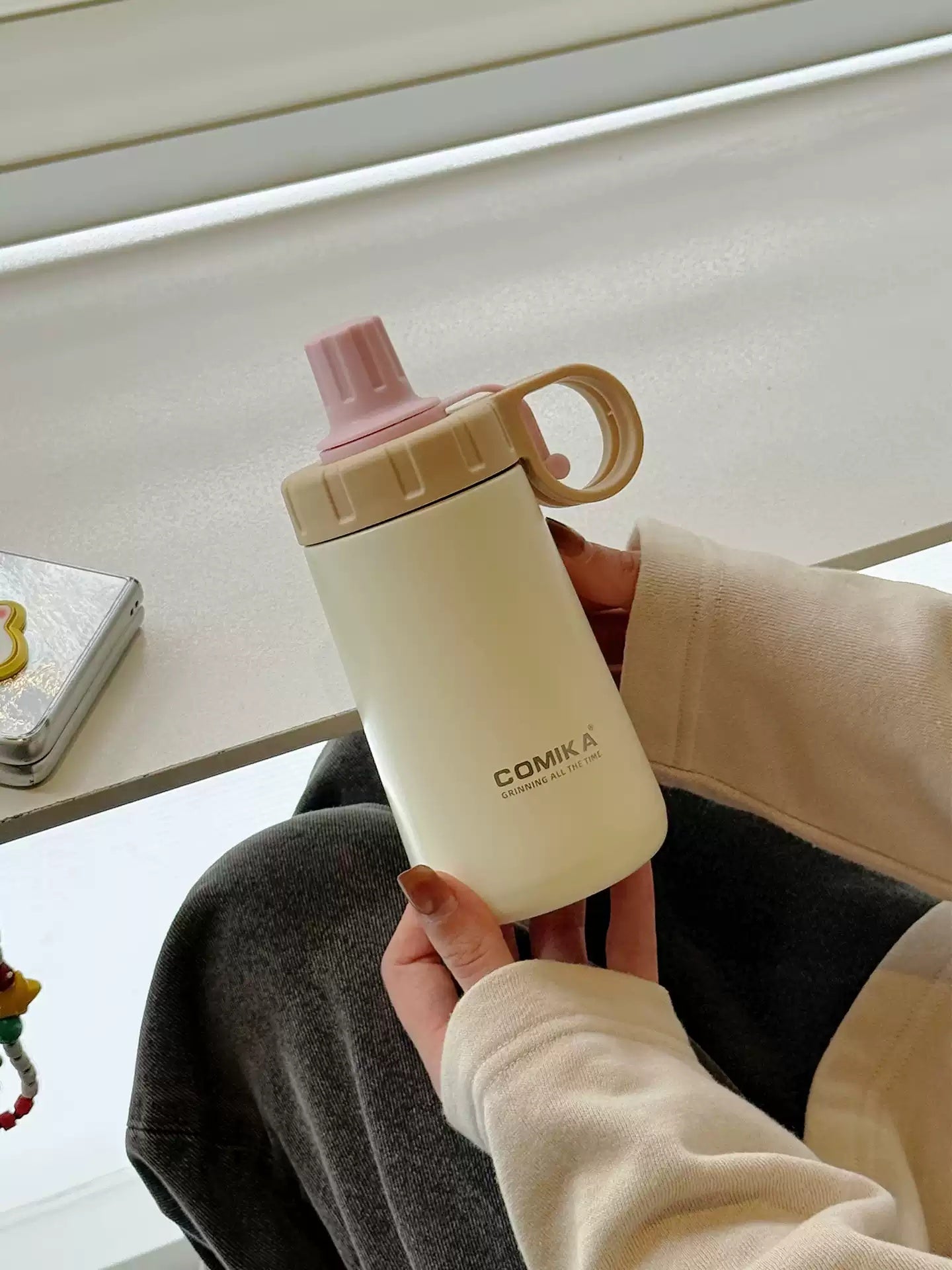 Portable Thermos Cup with Handle - Retro Style, 350ml, Insulated Drinkware