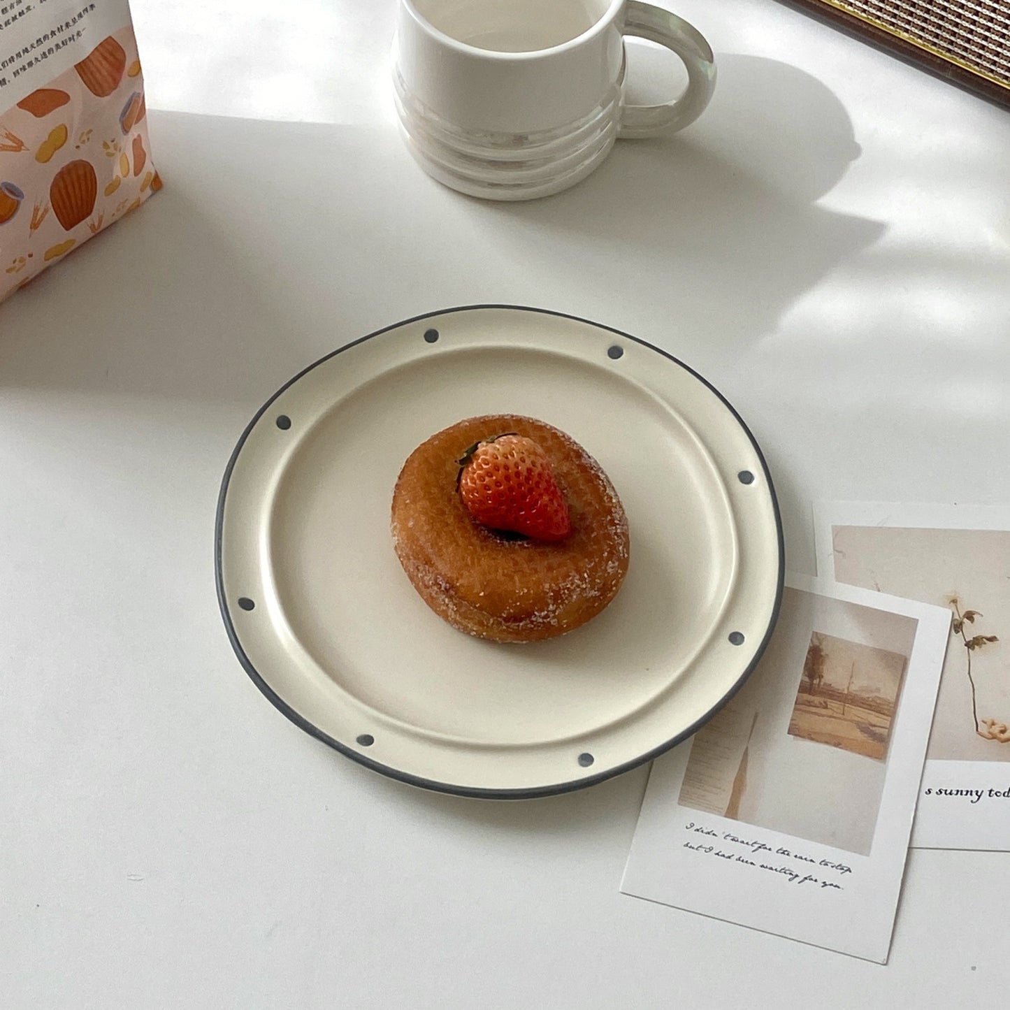 Japanese Style Ceramic Cake Plate - Simple Round Porcelain Serving Platter