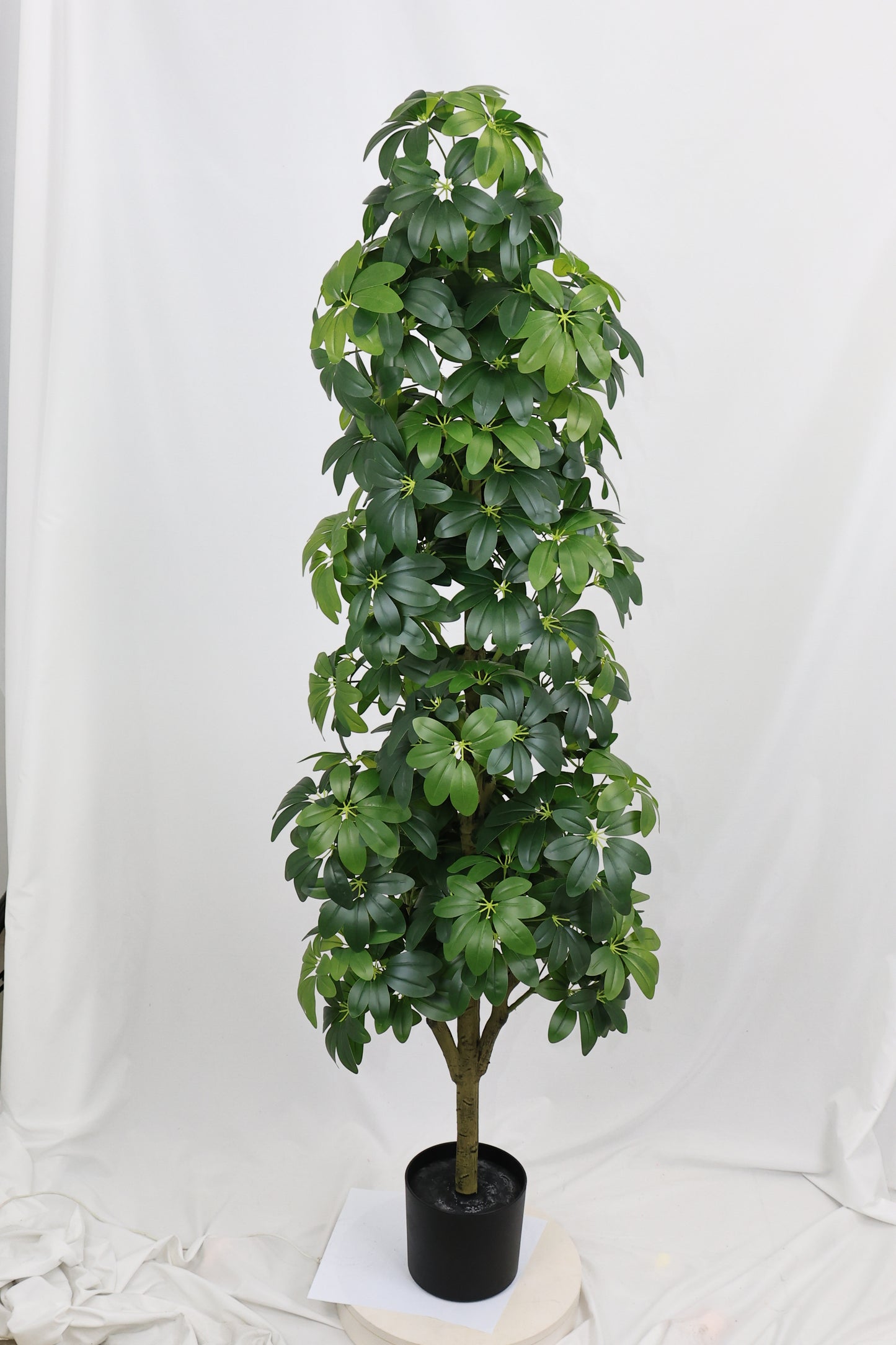 6FT Realistic Artificial Tree for Indoor & Outdoor Decoration