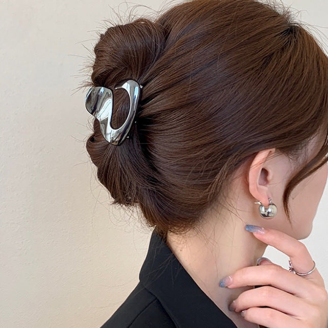 Oversized Pearl Wave Hair Accessory Headband for Women