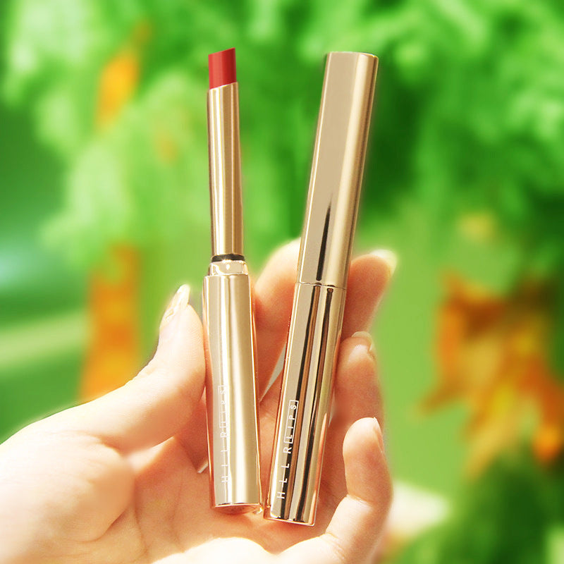 Moisturizing Lipstick - Semi-Matte Velvet Finish - 6 Colors