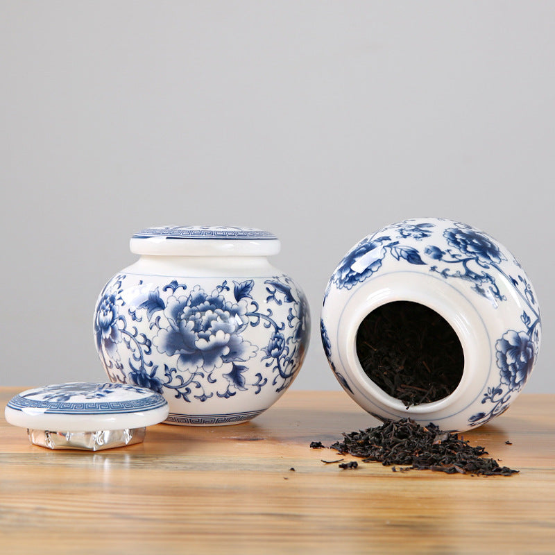 Blue and White Porcelain Tea Pot Storage Box with Sealed Canned Plaster