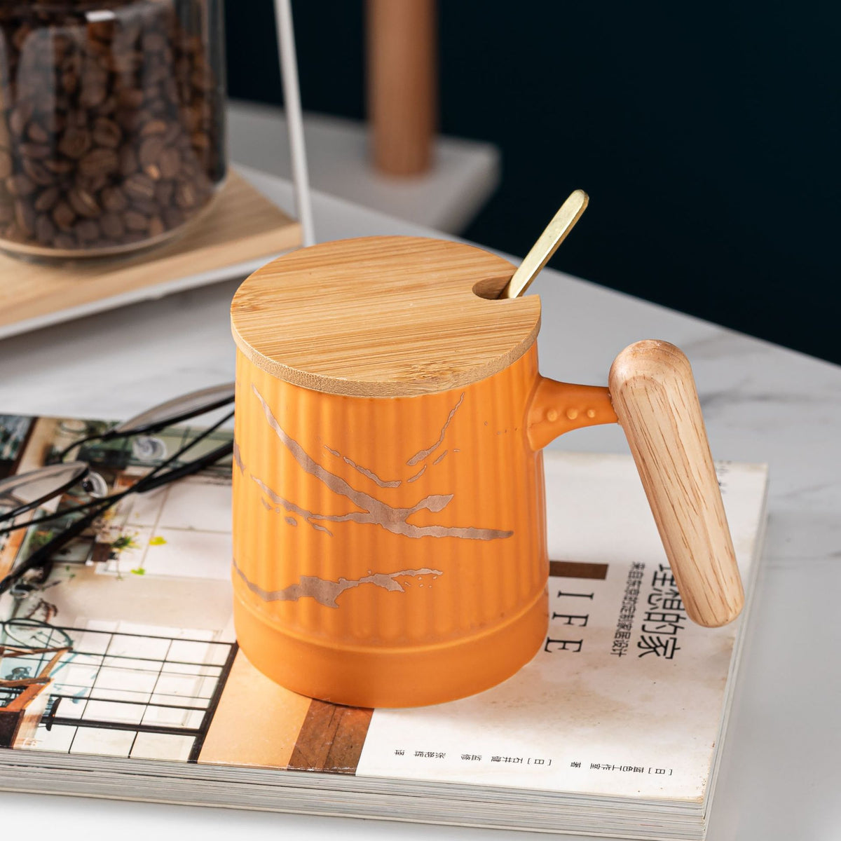 European Style Ceramic Coffee Cup with Lid and Spoon - 400ml