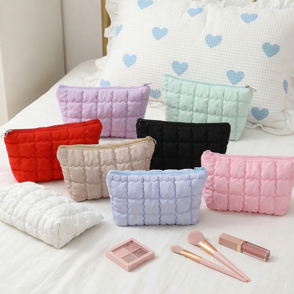Multicolor Pleated Lightweight Clutch Bag - Stylish Portable Handbag
