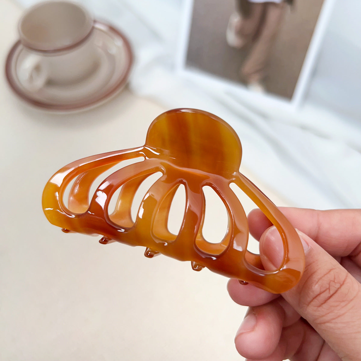 Korean-Style Acetate Lantern Hair Clip Claw Hairpin for Women
