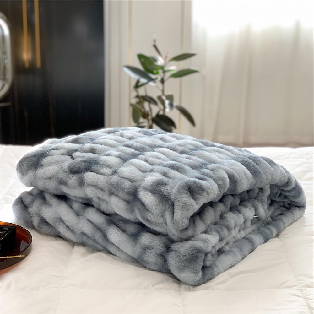 Faux Fur Fleece Blanket - Comfortable Skin-Friendly Bubble Rabbit Design