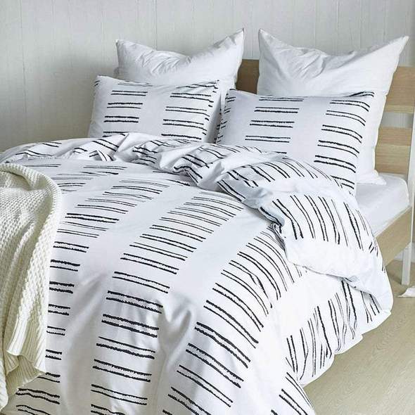 Three-Piece Quilt Cover Set in Multiple Sizes - Modern Bedding with Pillowcases