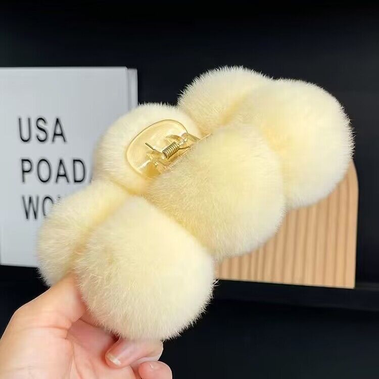 Elegant Rabbit Fur Ball Hairpin Plush Grip