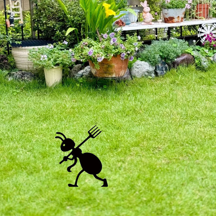 Spooky Iron Ant Garden Decor - Halloween & Christmas Outdoor