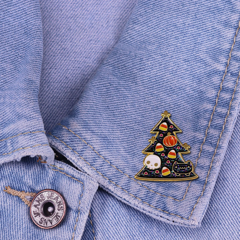 Cute Cat Badge Christmas Halloween Accessory Gold