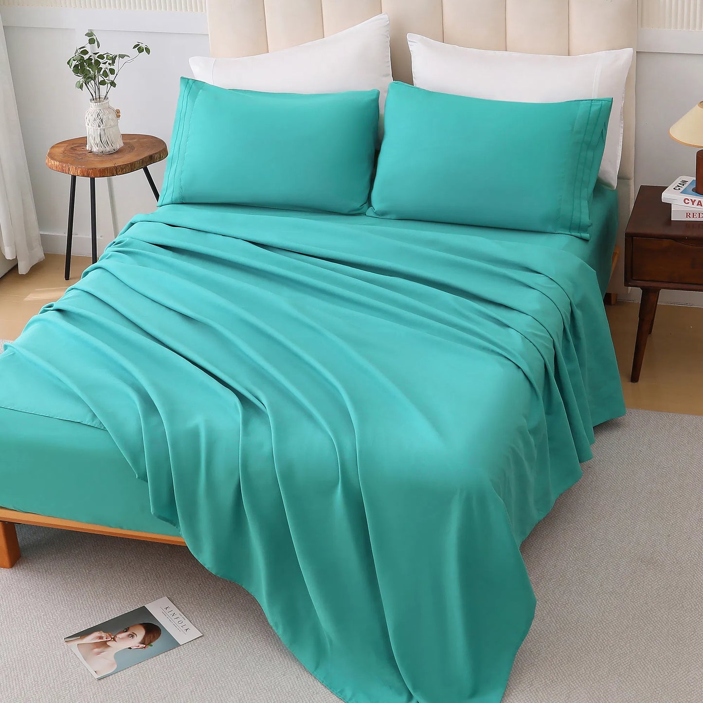 Four-Piece Bedding Set - Cloud-Like Comfort, Wine Red