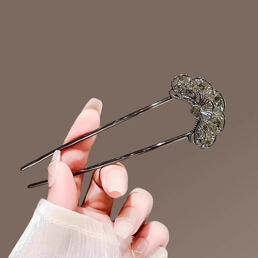 Retro Floral Hairpin with Alloy Fan Shape - Black