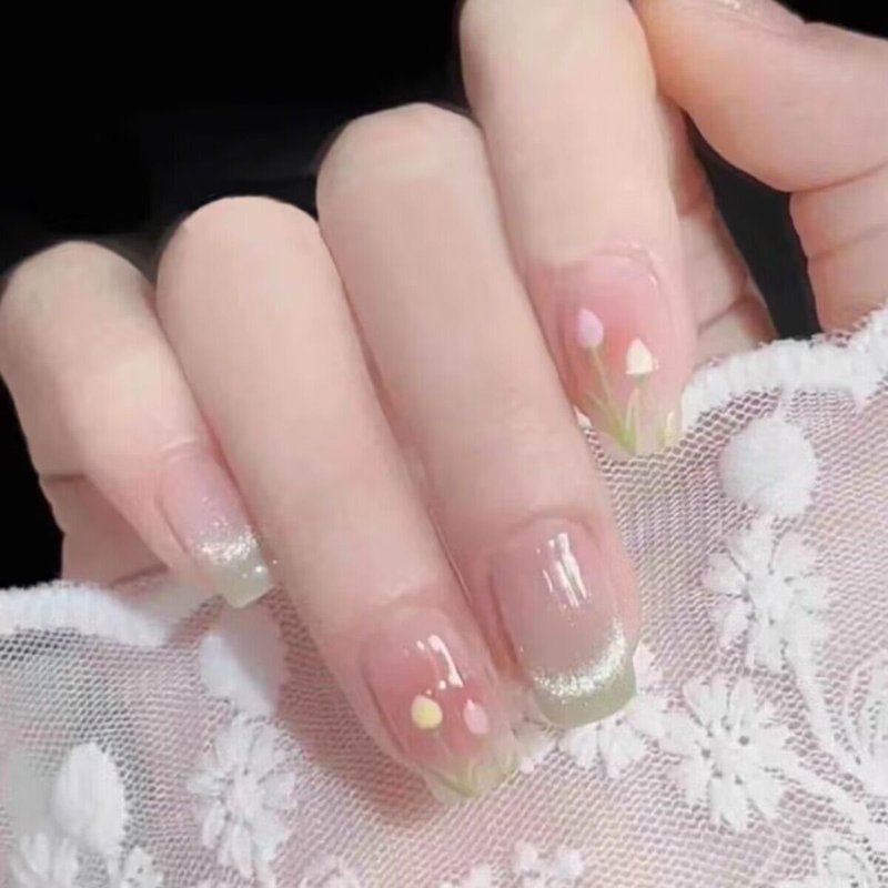 Green Cat Eye Tulip Nail Tips
