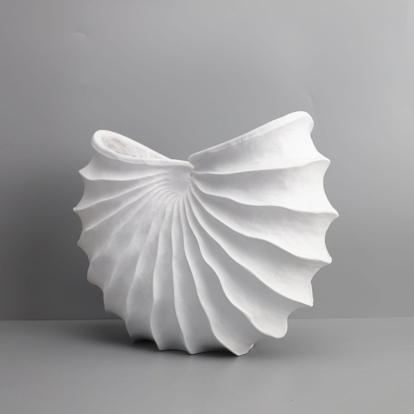 European-Style Resin Fan-Shaped Flower Vase Home Decor Small & Large Sizes