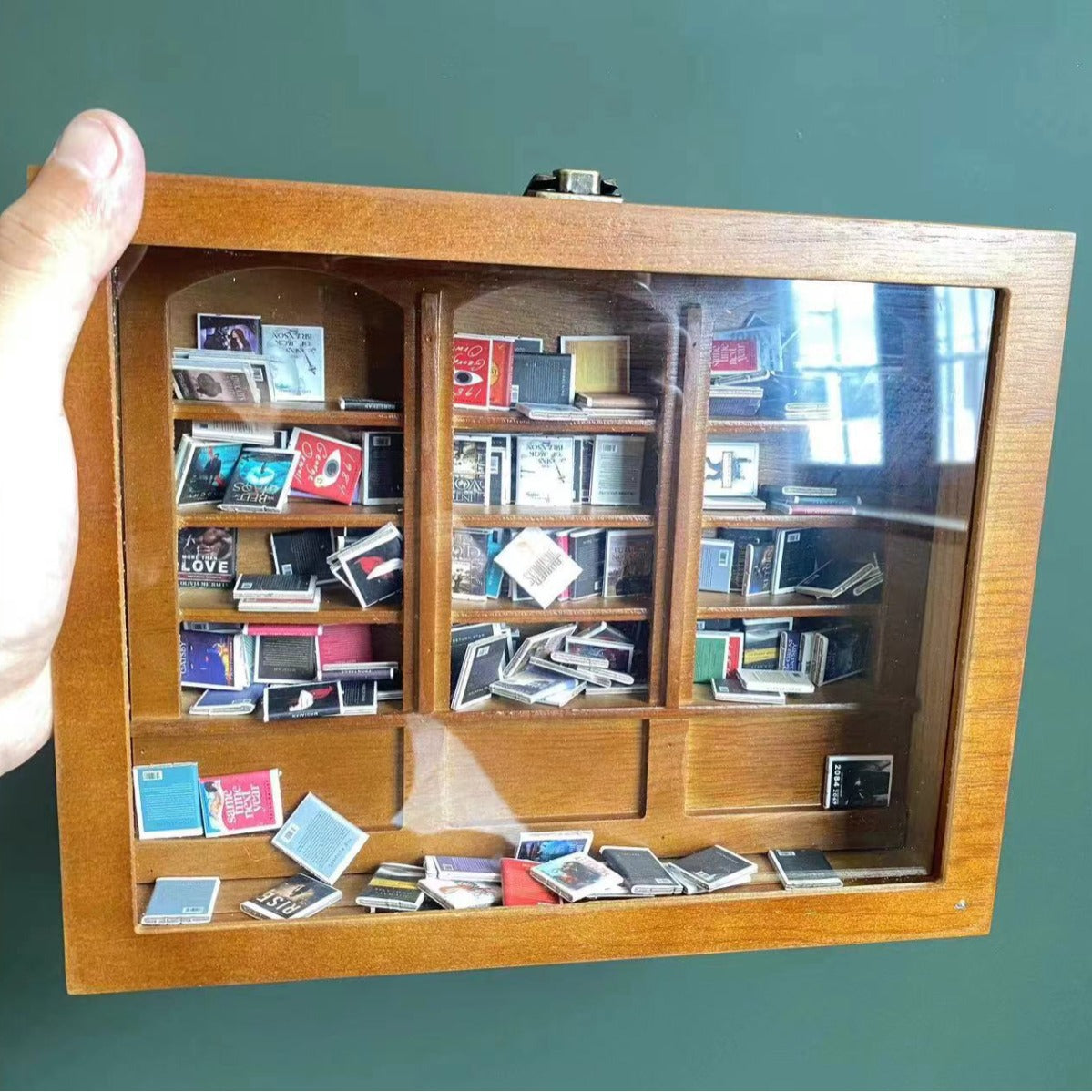 Mini Bookshelf for Anxiety Relief - 200 Book Display with Retro Color