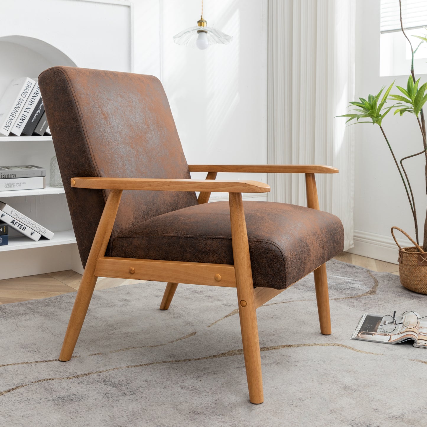 25.38 Wide Classic Mid-Century Modern Arm Chair, Light Brown