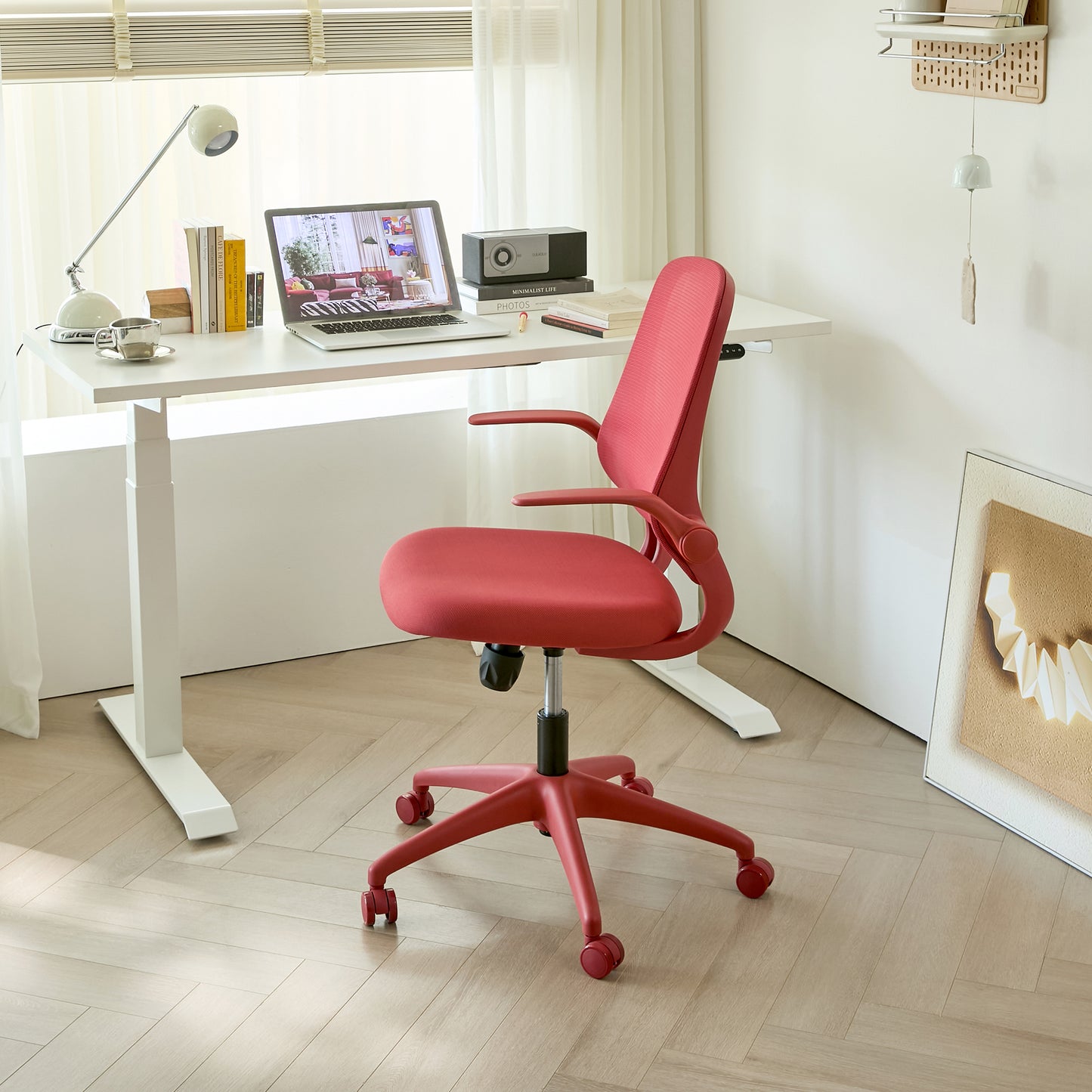 Ergonomic Mesh Office Chair - Comfortable & Fireproof - Red