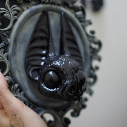 Halloween Gothic Style Bat Pendant Decor - Festive Resin Ornament