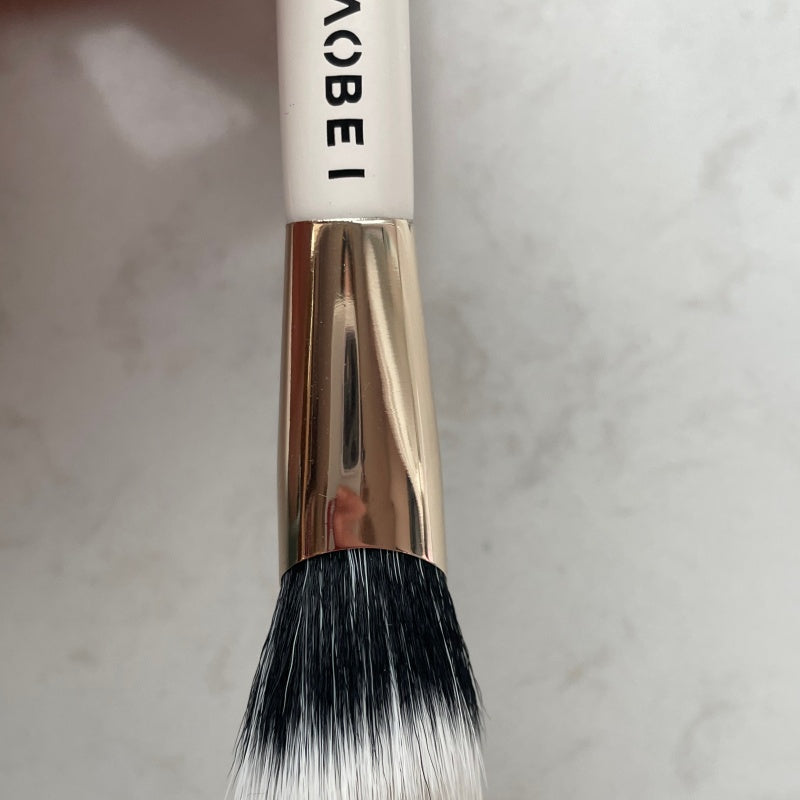 Double-Ended Blush and Contour Makeup Brush - Soft Fiber Bristles