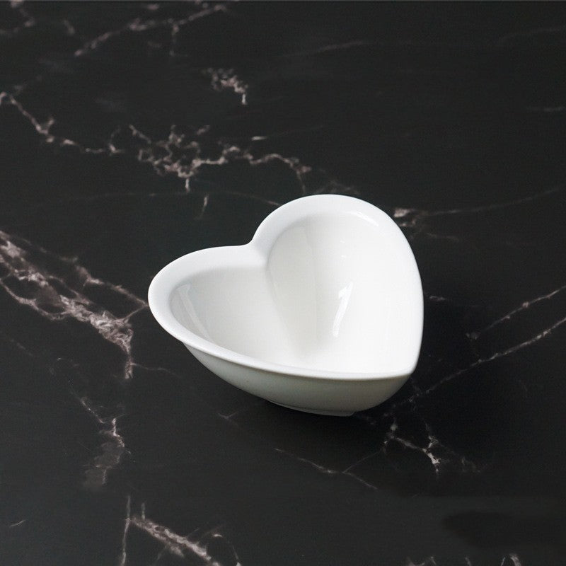 White Ceramic Heart-Shaped Plate - Modern Dinnerware for Home & Kitchen