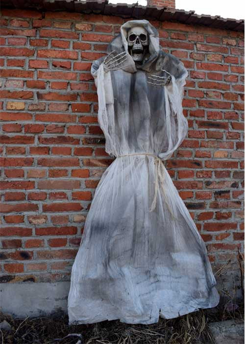 Halloween Skeleton Hanging Decoration for Haunted House & Party Decor