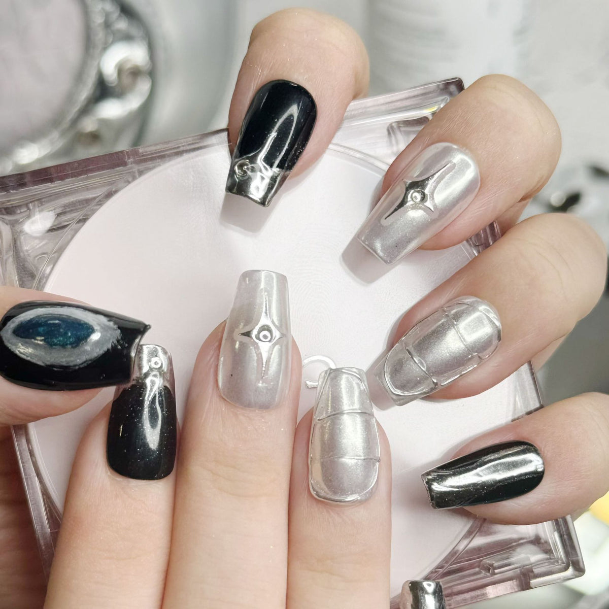 Women's Nail Art Kit with Four Eight-Pointed Star Designs - Long T & XS-L Sizes