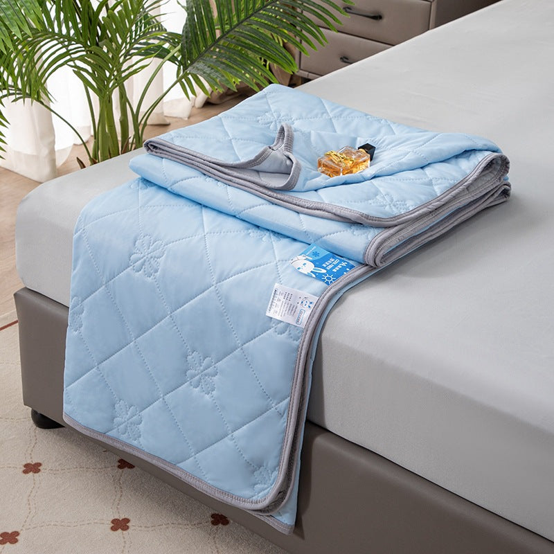 Summer Cool Fiber Quilt - Versatile Bedding for Home & Garden