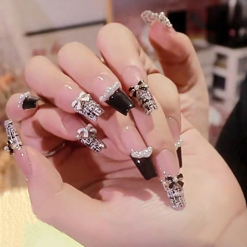 Black and White Square Press-On Nail Set - Long Length 24-Piece Kit
