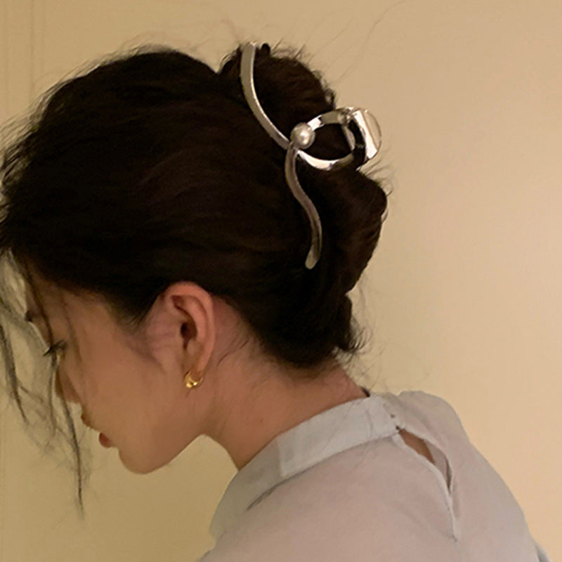Oversized Pearl Wave Hair Accessory Headband for Women