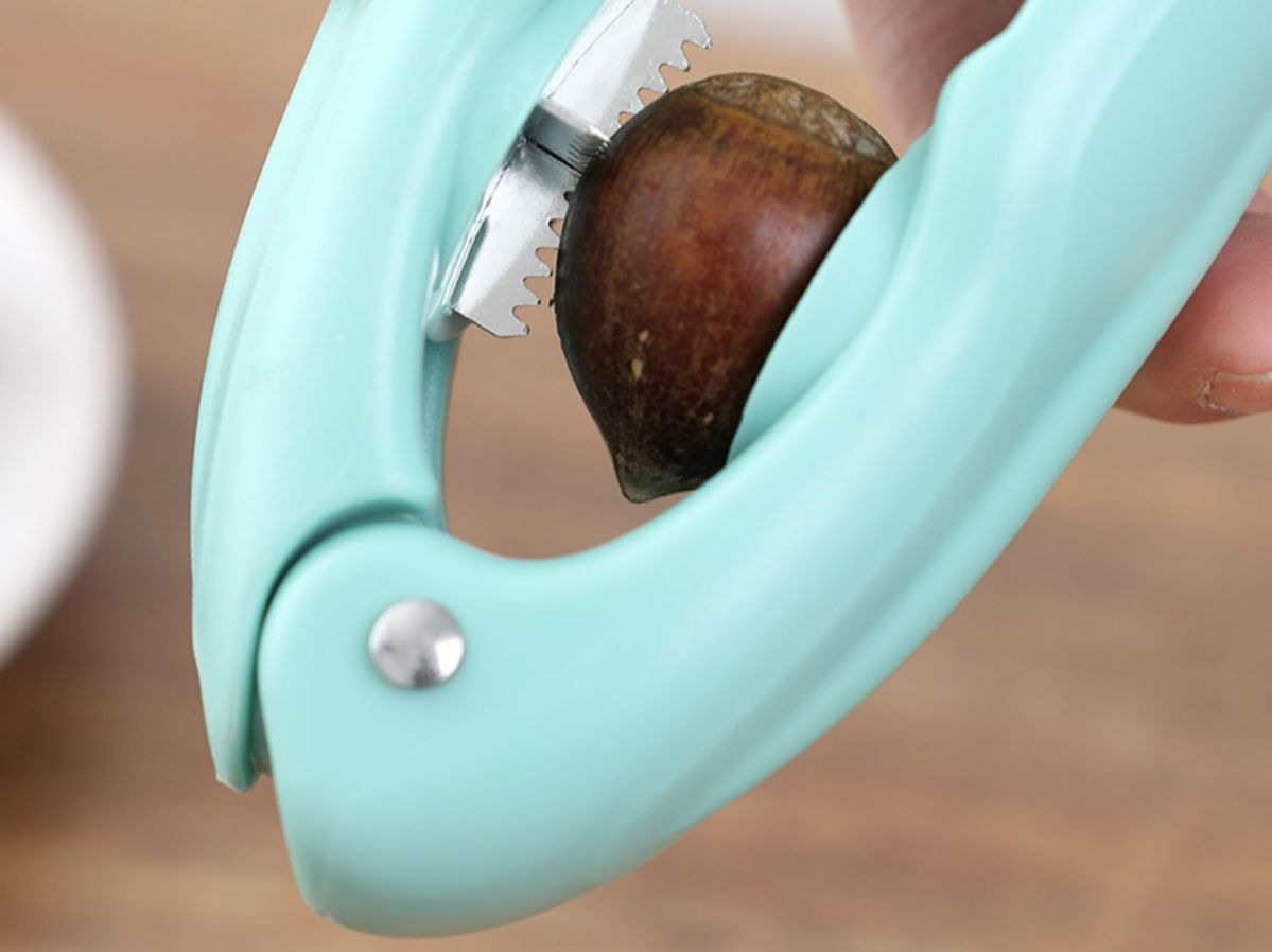 Multifunctional Chestnut Mouth Gag for Home and Garden Kitchen Tools
