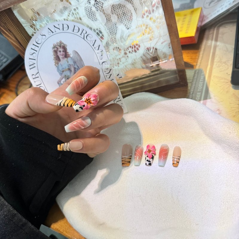 Flower & Leopard Print Nail Art Kit - Multiple Sizes