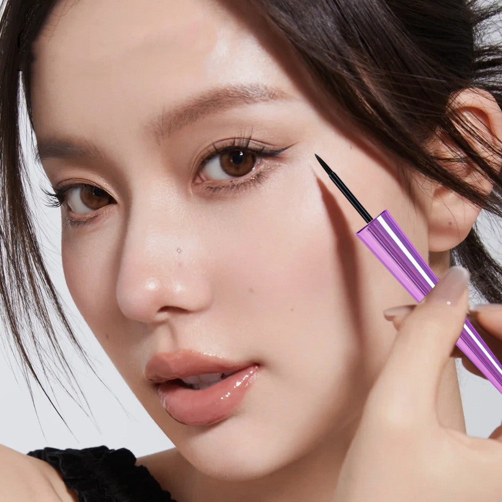 Long Lasting Waterproof Liquid Eyeliner - Smudge-Resistant Black