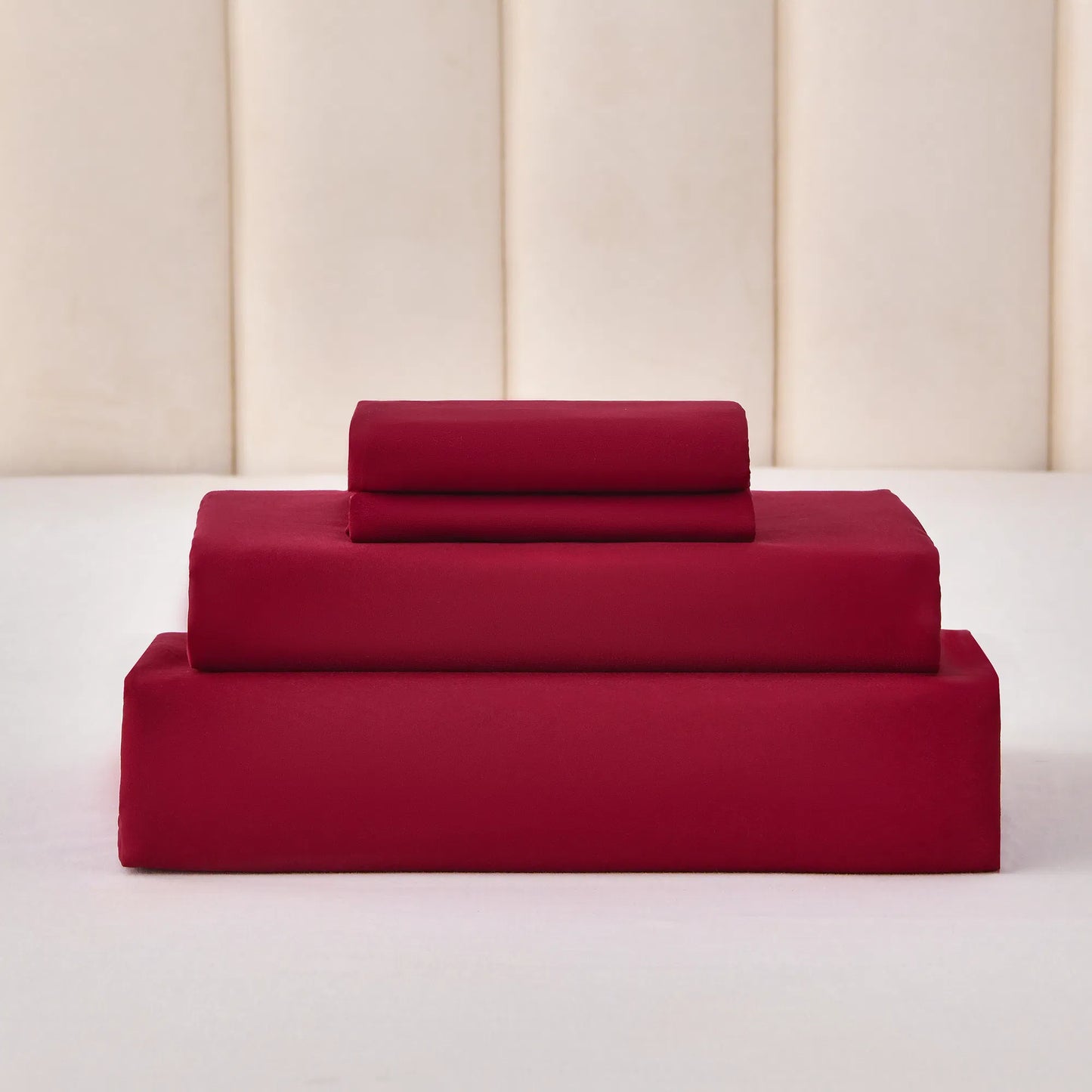 Four-Piece Bedding Set - Cloud-Like Comfort, Wine Red
