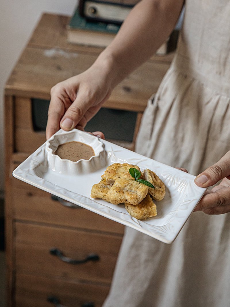 Embossed Shell Ceramic Dumpling Plate with Vinegar Dish - 7.5 Inch Rectangular Dinnerware