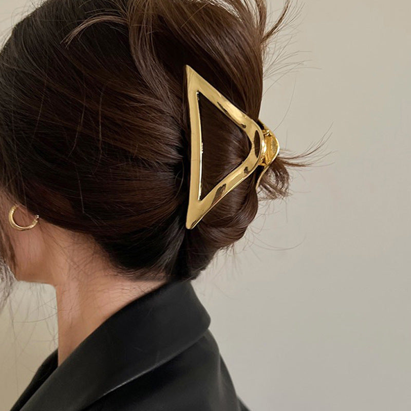 Oversized Pearl Wave Hair Accessory Headband for Women