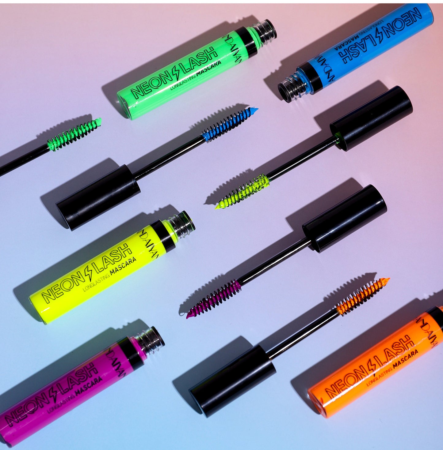 Long-Lasting Waterproof Lengthening Curling Mascara - Smudge-Proof