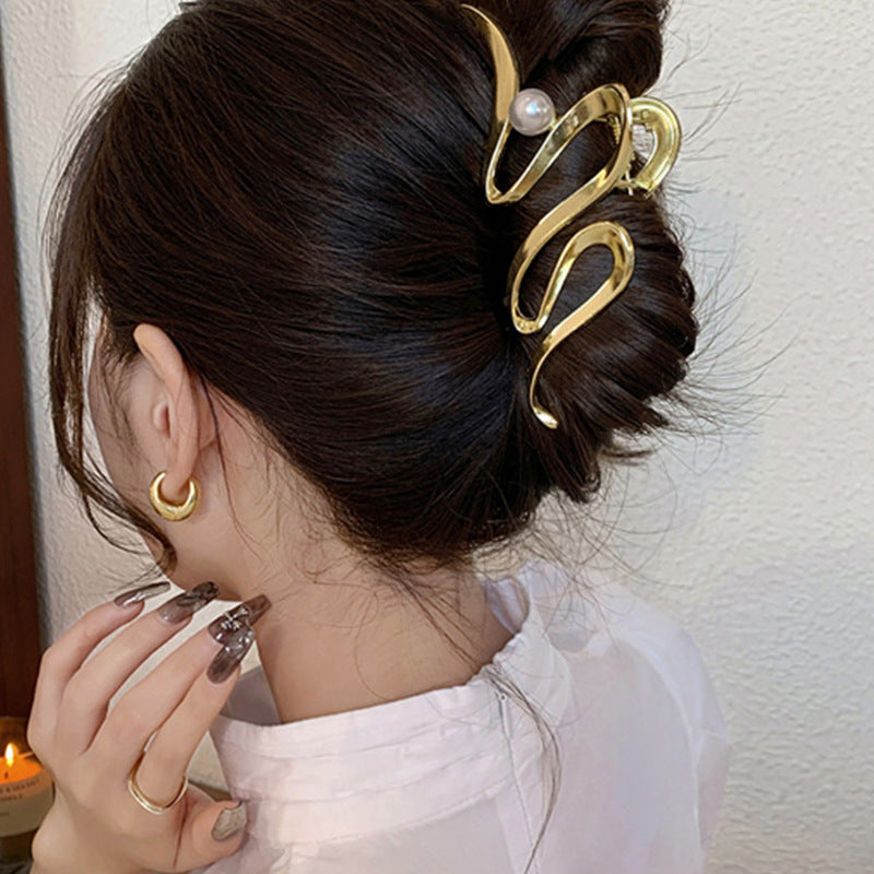 Oversized Pearl Wave Hair Accessory Headband for Women